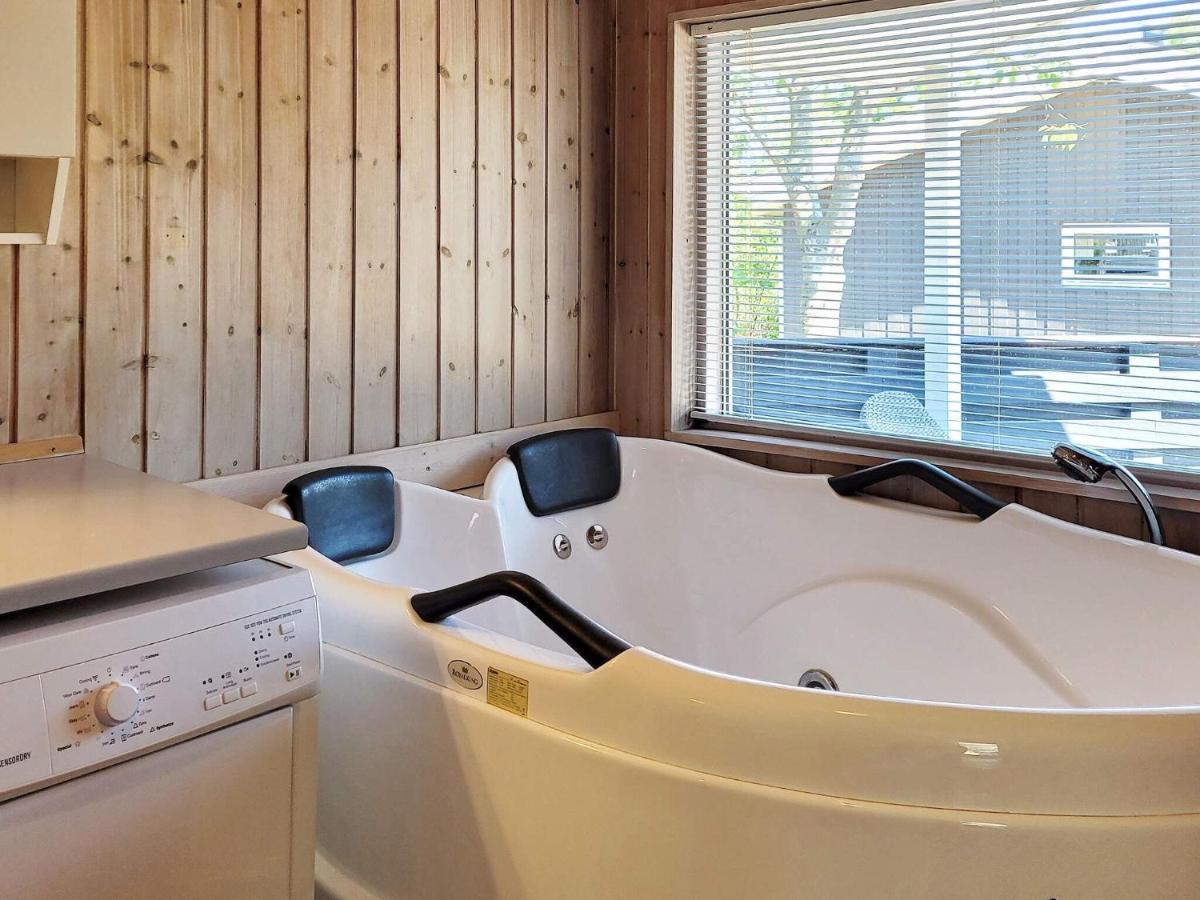 8 Person Holiday Home In Nex Snogebæk Extérieur photo